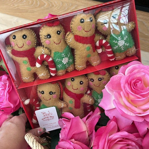 Sleigh Hill gingerbread girl boy felt garland 6 ft - Picture 5 of 6